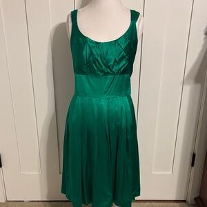Elegant Green Sleeveless Dress